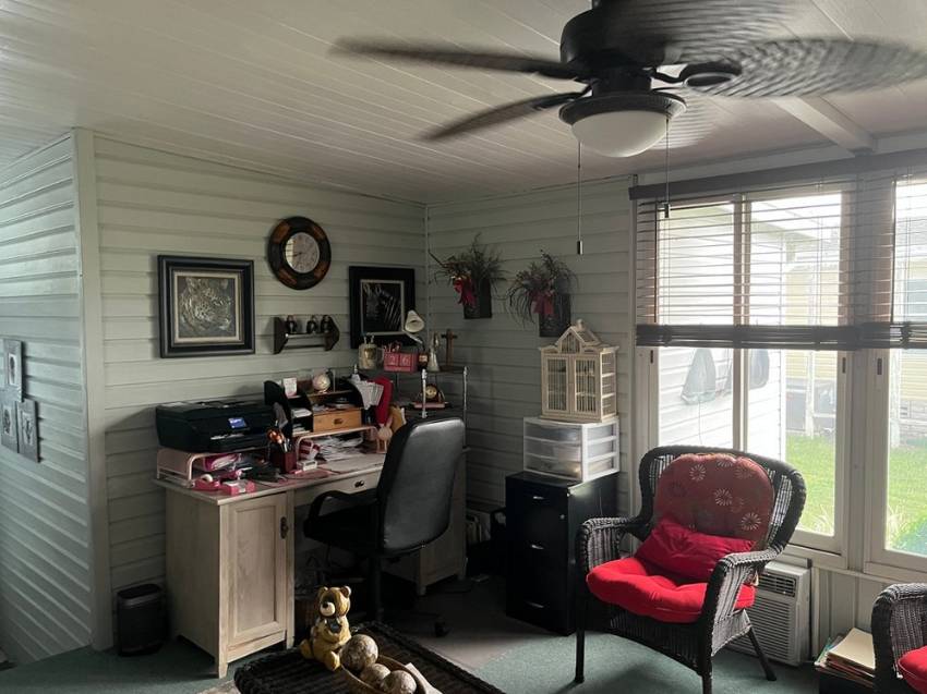 1284 Las Brisas Lane a Winter Haven, FL Mobile or Manufactured Home for Sale